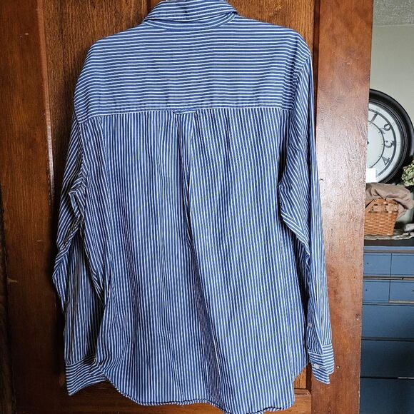Chaps Mens Blue White Vertical Striped Button Down Shirt Size XL Classic Fit Dad - Picture 2 of 8